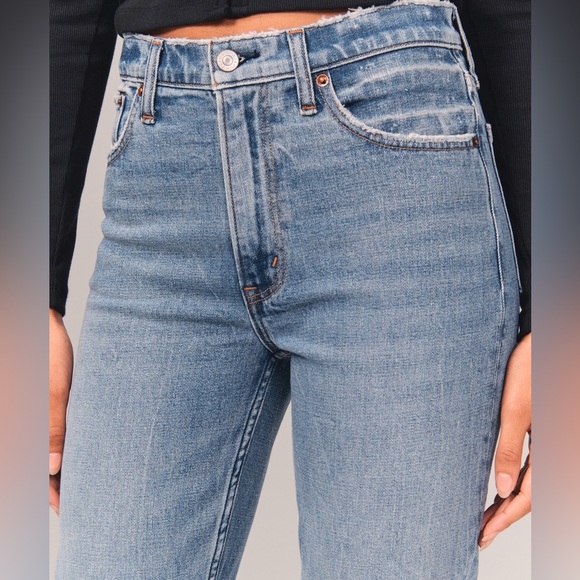 Abercrombie & Fitch High Rise Mom Curve Love Jeans 30 Short - Picture 2 of 7